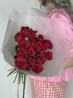 Монобукет из эквадорской красной розы Фридом (15шт.)