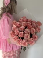 Монобукет эквадорских роз сорта Би свит 25 шт — изображение 3