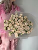 Монобукет из кустовой кремовой розы 15 шт — изображение 2