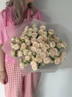 Монобукет из кустовой кремовой розы 15 шт — изображение 3