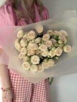 Монобукет из кустовой кремовой розы 9 шт — изображение 4