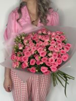 Монобукет из кустовой ярко розовой розы 15 шт — изображение 2