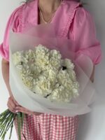 Монобукет из белых гвоздик 25 шт — изображение 2
