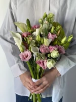 Букет невесты с сочным антуриумом