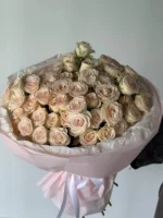 Монобукет из кустовых кремовых роз — изображение 2
