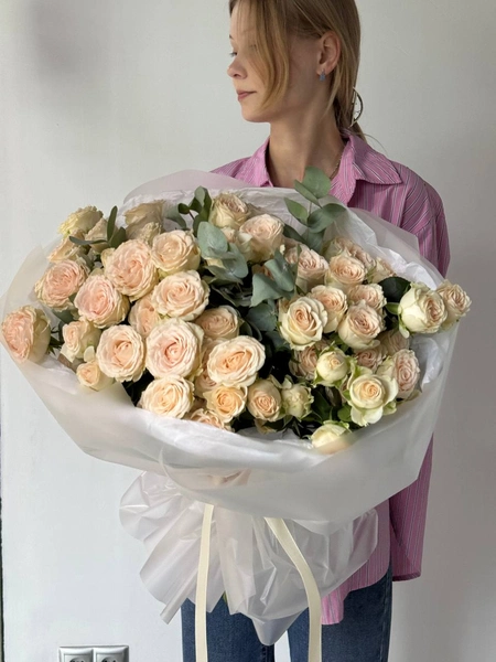 163_2 Розы в букете, флористика, романтический подарок.