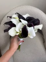 Элегантный букет калл черно-белых тонов для оформления интерьера или подарка.