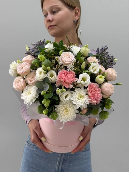 5292054537022077273 - Татьяна Косова Роскошный букет из разных цветов в нежной вазе, оформление для особых случаев.