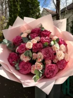 Букет микс одноголовой розы и кустовой