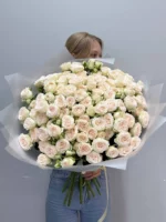 Монобукет из кустовой розы — изображение 3