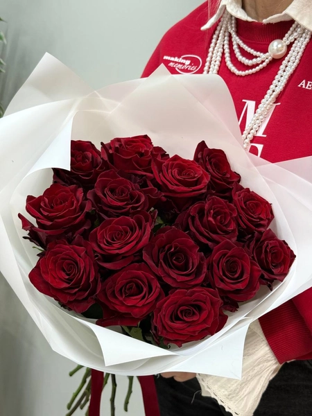 роза бордо 1 - Татьяна Косова Монобукет из бордовых роз — изображение 1