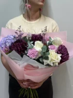 Букет с одноголовой хризантемой бигуди