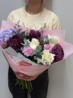 Букет с одноголовой хризантемой бигуди — изображение 3