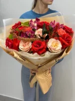 Букет "В объятиях роз" — изображение 2