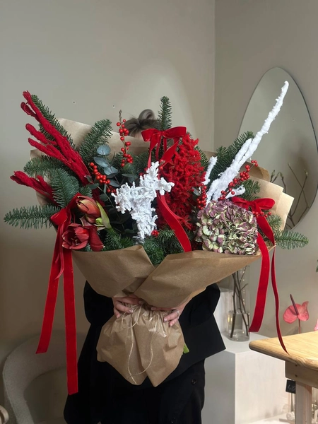 photo_2025-12-09_18-40-22 - Татьяна Косова Новогодний букет "Щелкунчик" — изображение 1