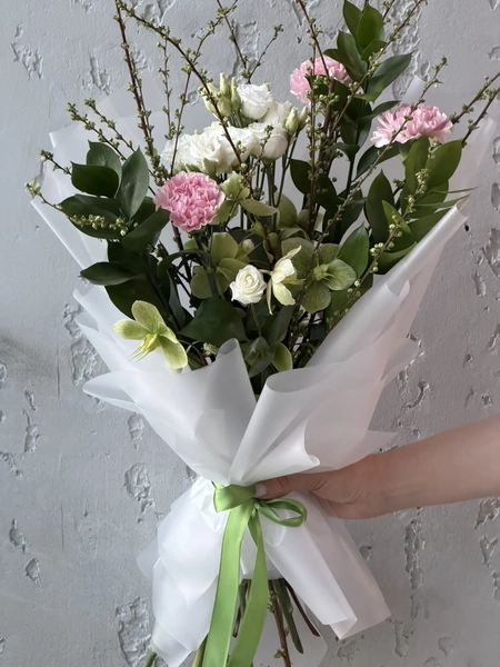 6 (1) - Татьяна Косова Букет сборный с цветущими ветками — изображение 1