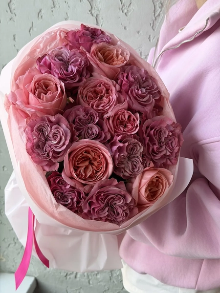 701 (1) - Татьяна Косова Монобукет из роз сорта Кантри Блюз и Пинк Экспрессион — изображение 1