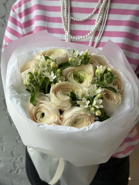 934 (1) - Татьяна Косова Букет ранункулюсы клуни ханой с оксипеталумом — изображение 1